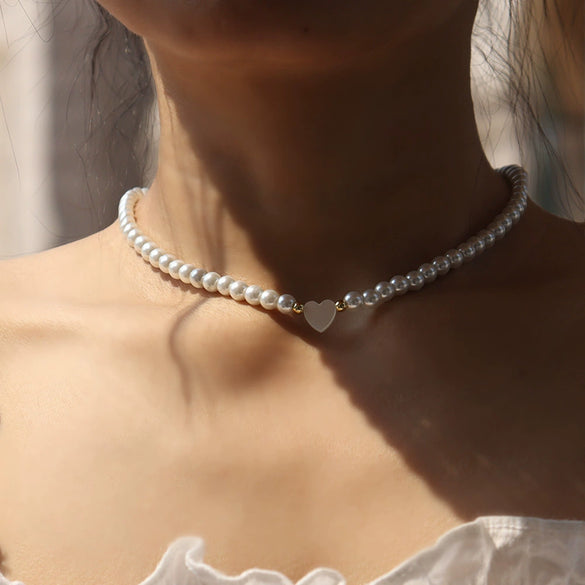Wholesale Imitation Pearl And Alloy Heart Shape Handmade Necklace With Snake Bone Chain
