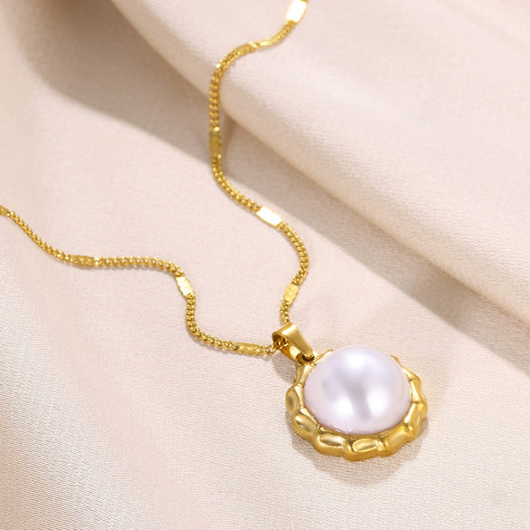Wholesale Imitation Pearl And Stainless Steel Geometric Style Necklace With Electroplating Treatment For Women