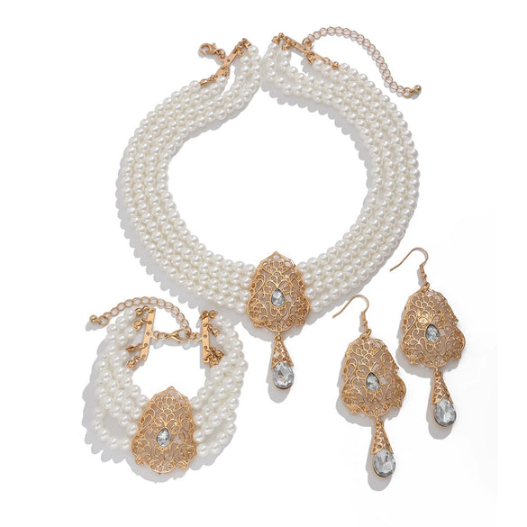 Wholesale Imitation Pearl Beaded Clavicle Necklace With Flower Pattern And Rhinestone Pendant In Retro Style For Women
