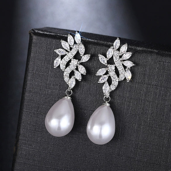 Wholesale Imitation Pearl Copper Geometric Dropshaped Microinlaid Zircon Highend Women's Earrings