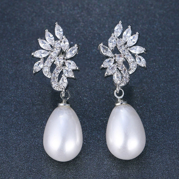 Wholesale Imitation Pearl Copper Geometric Dropshaped Microinlaid Zircon Highend Women's Earrings