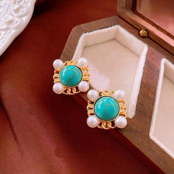Wholesale Imitation Pearl Drop Shape Earrings French Retro Style Set With Pearls For Women