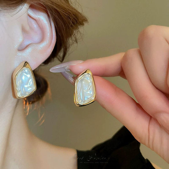 Wholesale Imitation Pearl Drop Shape Earrings French Retro Style Set With Pearls For Women