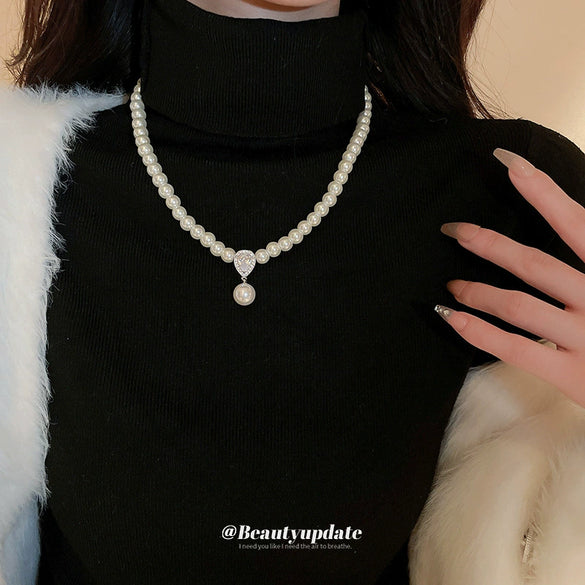 Wholesale Imitation Pearl Geometric Water Drop Pendant Handmade Necklace For Women Elegant Light Luxury Jewelry