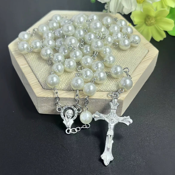 Wholesale Imitation Pearl O Shaped Chain Cross Pendant Necklace Alloy Pendant Polishing Geometric Light Luxury Style