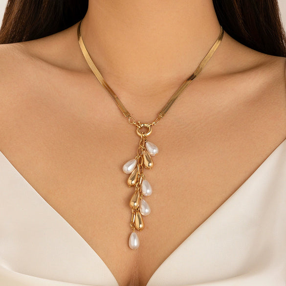 Wholesale Imitation Pearl Snake Bone Chain Geometric Baroque Court Style Tassel Necklace With Electroplating Treatment For Women