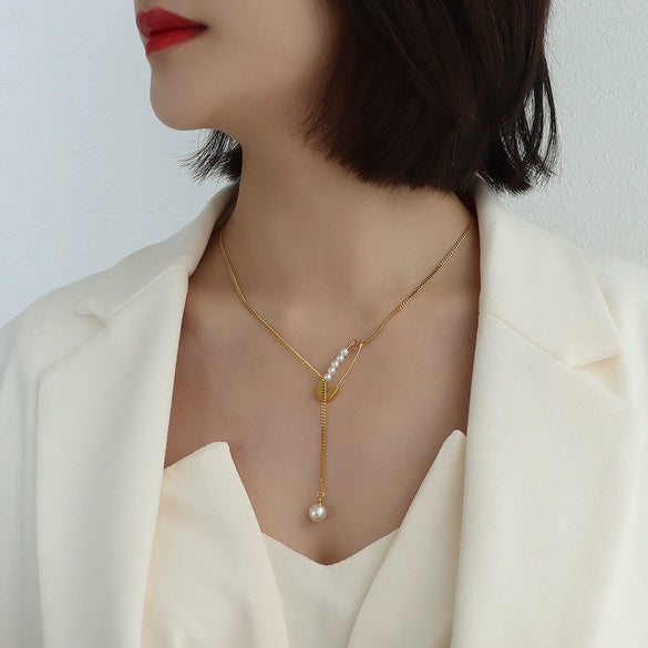 Wholesale Imitation Pearl Tassel Pendant Necklace Clavicle Chain In Geometric Style Titanium Steel With 18K Gold Electroplating