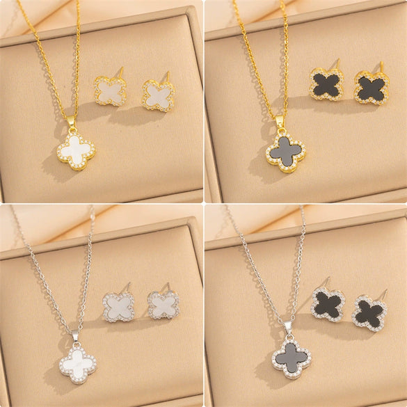 Wholesale Imitation Silver Fourleaf Clover Titanium Steel Necklace Pendant With Electroplating For Women Super Flash Full Diamond Temperament