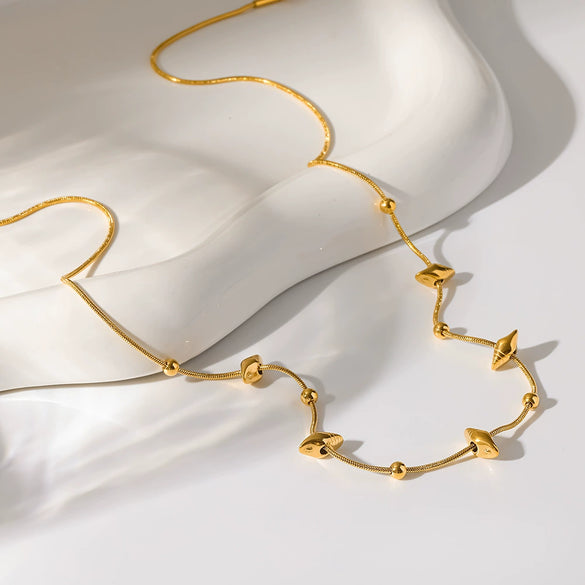 Wholesale Ins Style Animal Zodiac Stainless Steel Snake Bone Chain 18K Gold Plated Conch Pendant Necklace For Women