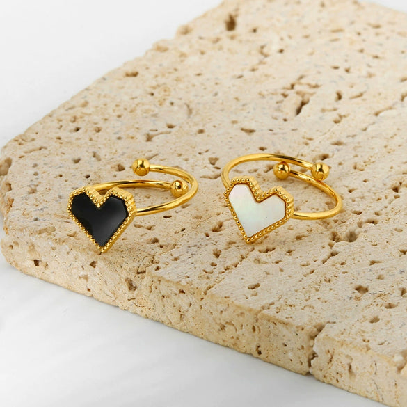 Wholesale Ins Style Black And White Motherofpearl Heart Stainless Steel 18K Gold Plated Ring Jewelry For Women