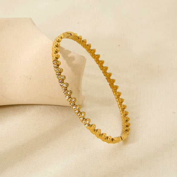Wholesale Ins Style Diamondencrusted Triangular Stainless Steel 18K Gold Plated Bracelet Jewelry Accessories For Women