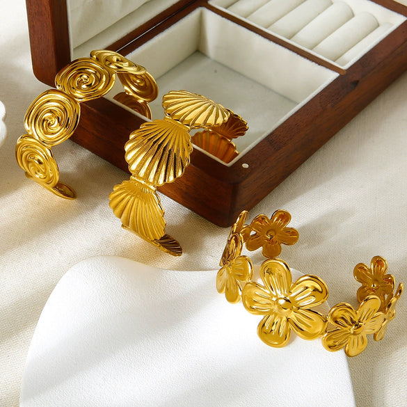 Wholesale Ins Style Floral Shell Spiral Splicing 18K Gold Plated Stainless Steel Open Bracelet For Women