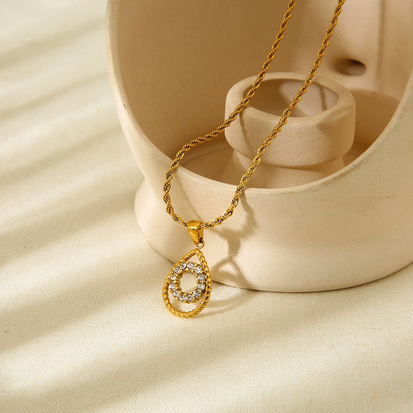 Wholesale Ins Style Geometric Round Water Drop Pendant Stainless Steel And Titanium Steel Necklace 18K Gold Plated For Women