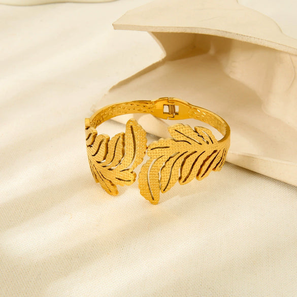 Wholesale Ins Style Leafshaped Stainless Steel 18K Gold Electroplated Bracelet Jewelry For Women