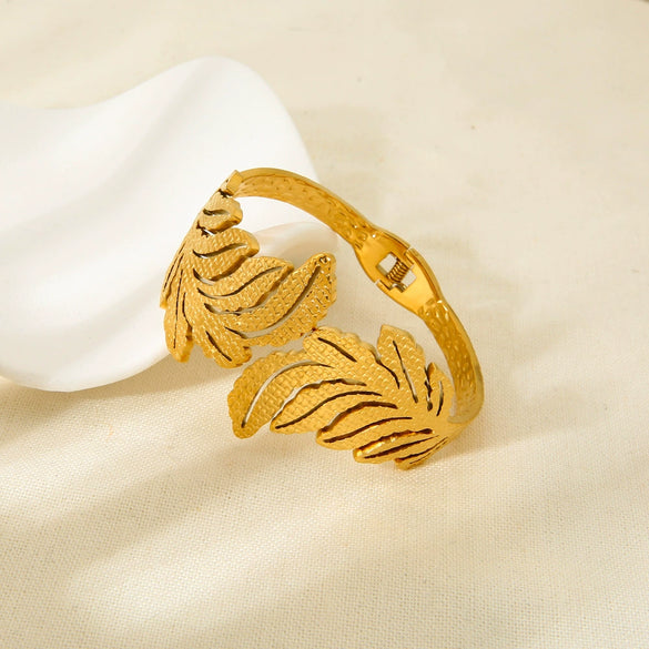Wholesale Ins Style Leafshaped Stainless Steel 18K Gold Electroplated Bracelet Jewelry For Women