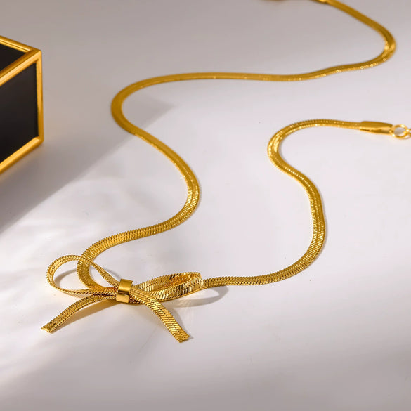 Wholesale Ins Style Stainless Steel Bow Snake Bone Chain Clavicle Necklace For Women With Vacuum Real Gold Plating