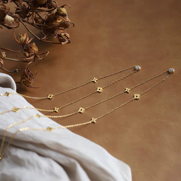 Wholesale Ins Style Women's Jewelry Titanium Steel Necklace With Clover Pendant And Plants And Flowers Pattern Electroplated Design