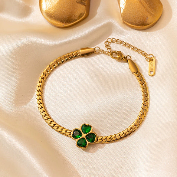 Wholesale Ins Style Women's Jewelry Titanium Steel Necklace With Clover Pendant And Plants And Flowers Pattern Electroplated Design
