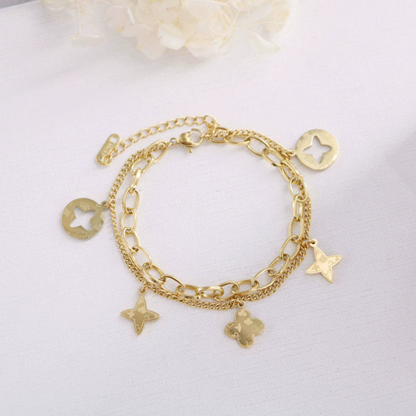 Wholesale Ins Style Women's Jewelry Titanium Steel Necklace With Clover Pendant And Plants And Flowers Pattern Electroplated Design