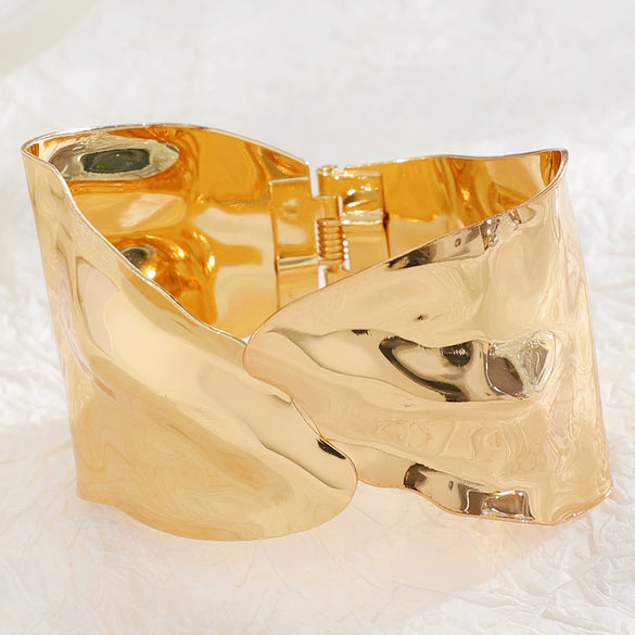 Wholesale Iron Electroplated Gold Widebrimmed Irregular Geometric Minimalist Retro Exaggerated Personality Bracelet Jewelry