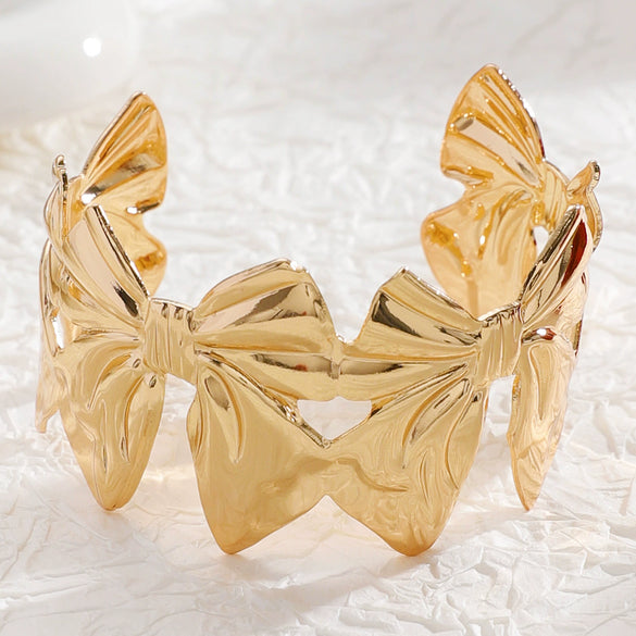 Wholesale Iron Electroplated Gold Widebrimmed Irregular Geometric Minimalist Retro Exaggerated Personality Bracelet Jewelry