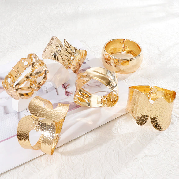 Wholesale Iron Electroplated Gold Widebrimmed Irregular Geometric Minimalist Retro Exaggerated Personality Bracelet Jewelry