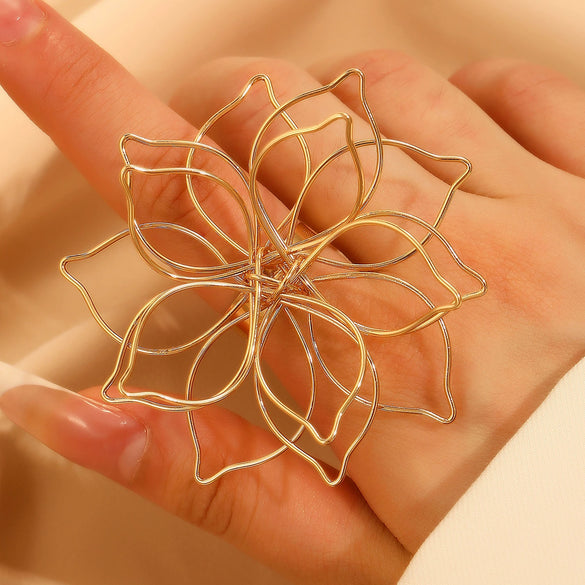 Wholesale Iron Flower Hollow Electroplated Women's Earrings