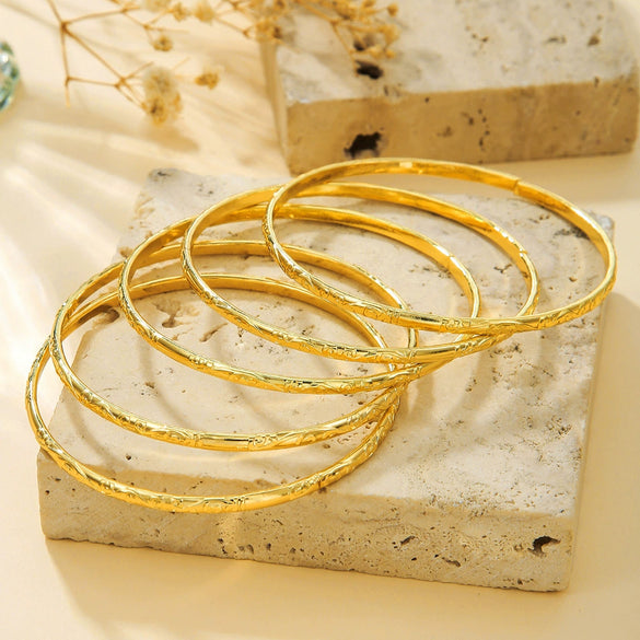 Wholesale Iron Geometric Pattern Folded Bracelet For Women With Electroplating And Retro Simple Style