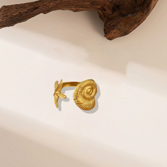 Wholesale Irregular Ocean Ring With Scallop Opening Adjustable Made Of Titanium Steel In Casual And Minimalist Style 18K Gold Plated By Vacuum Electroplating For Women