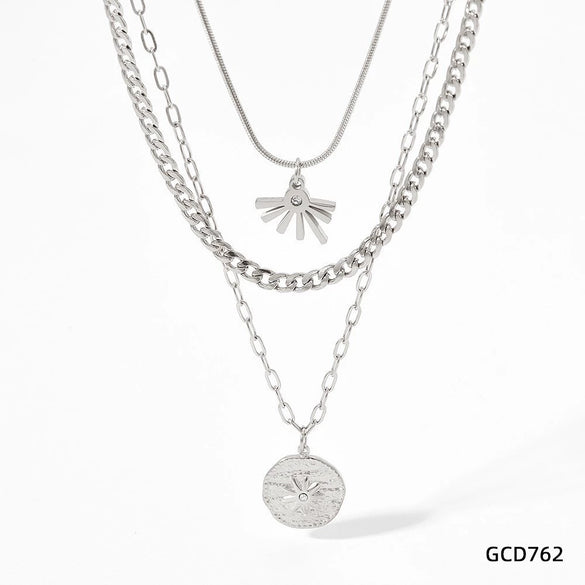Wholesale Irregular Sun Threelayer Round Pendant Necklace In Stainless Steel With Overlapping Design And Electroplating Treatment Bamboo And O Chain For Women