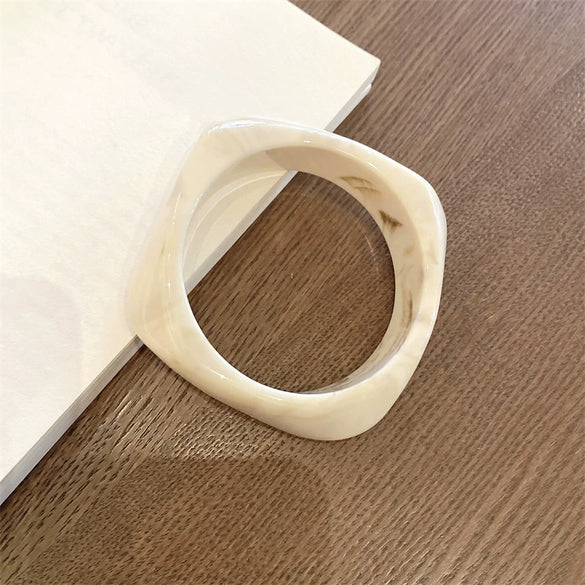 Wholesale Irregular Widebrimmed Acrylic Bracelet Retro Fashion High Sense Handmade Design For Women