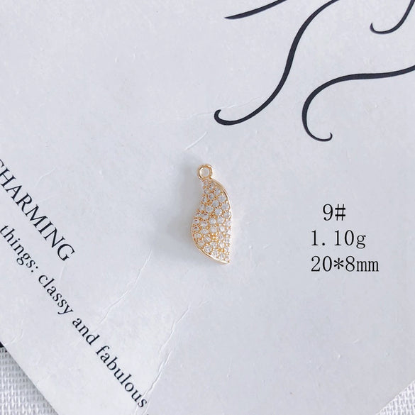 Wholesale Jewelry Accessories Copper Zircon Inlay Flower Moon Hollow Necklace Material