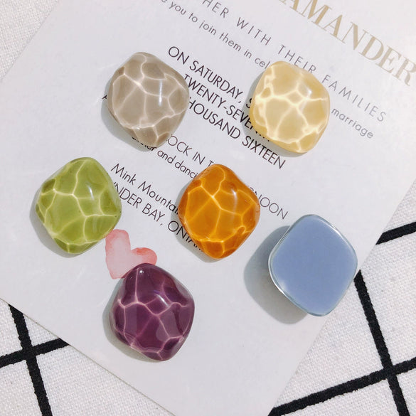 Wholesale Jewelry Accessories Handmade Resin And Plastic Accessories With Water Wave Light Pattern And Irregular Diamond Shape