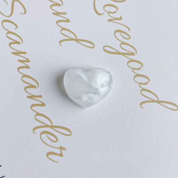 Wholesale Jewelry Accessories Plastic Resin Heartshaped Stone Mobile Phone Case Pendant With Cream Water Ripple Smoke Design