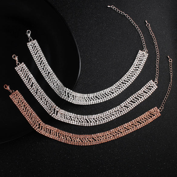 Wholesale Jewelry Alloy Geometric Hollow Claw Chain Necklace With Rhinestones Electroplated For Women