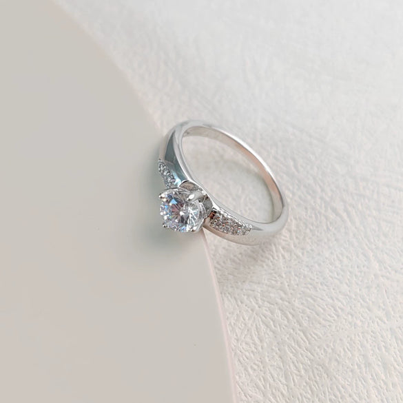 Wholesale Jewelry Alloy Geometric Style Electroplating Round Diamond Fourclaw Single Diamond Women's Wedding Ring