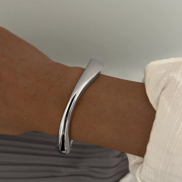 Wholesale Jewelry Alloy Hammer Texture Electroplated Women's Bracelet