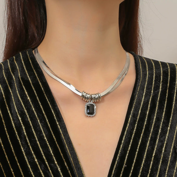 Wholesale Jewelry Artificial Crystal Love Heart Pendant Necklace And Earrings Set With Snake Chain And Electroplating