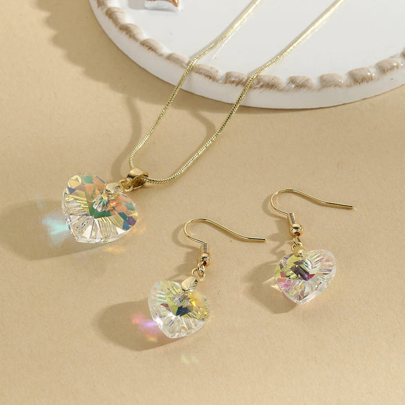 Wholesale Jewelry Artificial Crystal Love Heart Pendant Necklace And Earrings Set With Snake Chain And Electroplating
