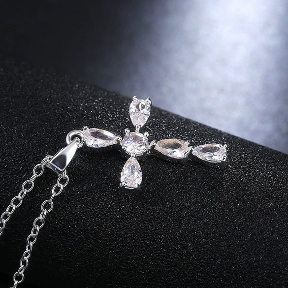 Wholesale Jewelry Creative Dropshaped Clawset Crystal Necklace Mixed Gemstone Inlay Copper O Chain Zirconia For Women