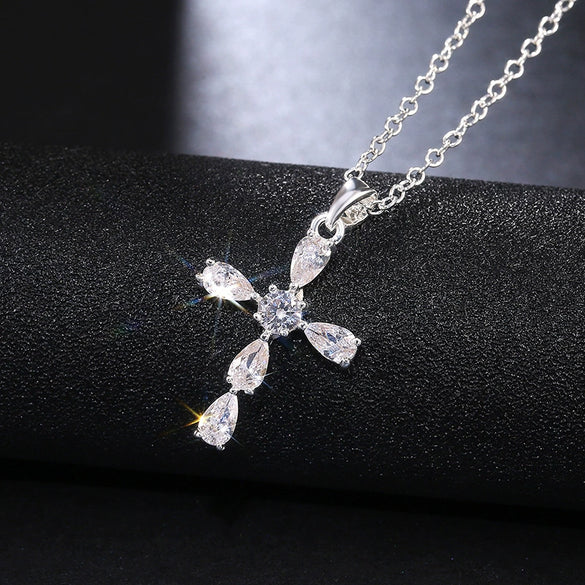 Wholesale Jewelry Creative Dropshaped Clawset Crystal Necklace Mixed Gemstone Inlay Copper O Chain Zirconia For Women