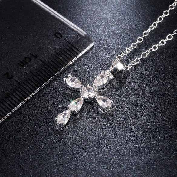 Wholesale Jewelry Creative Dropshaped Clawset Crystal Necklace Mixed Gemstone Inlay Copper O Chain Zirconia For Women