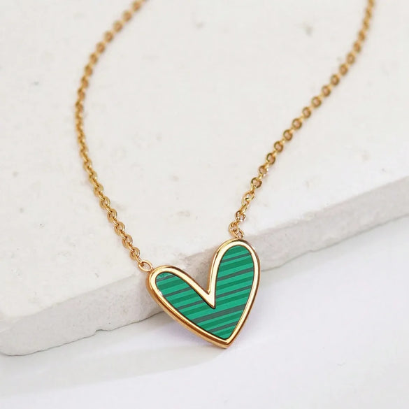 Wholesale Jewelry Cute Sweet Asymmetrical Heart Shape 304 Stainless Steel Acrylic 18K Gold Plated Inlay Pendant Necklace