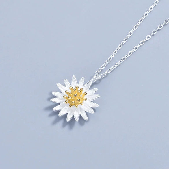 Wholesale Jewelry Daisy Style 925 Sterling Silver Necklace With Electroplating Treatment