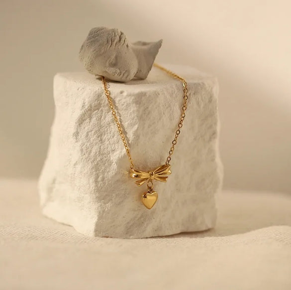 Wholesale Jewelry Elegant Classic Style Heart Shape Solid Color Bow Knot 304 Stainless Steel Titanium Steel 18K Gold Plated Pendant Necklace