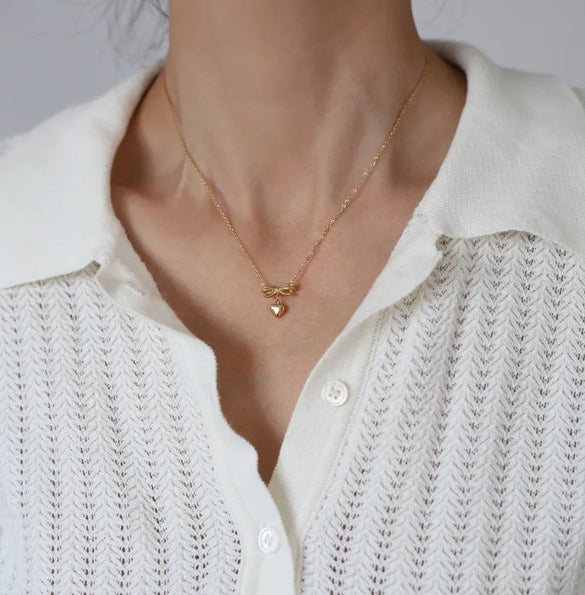 Wholesale Jewelry Elegant Classic Style Heart Shape Solid Color Bow Knot 304 Stainless Steel Titanium Steel 18K Gold Plated Pendant Necklace