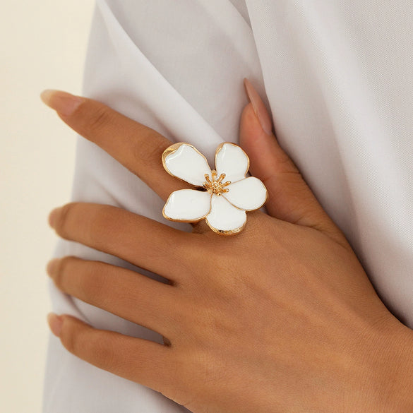 Wholesale Jewelry Exaggerated Iron Imitation Pearls Dripping Oil Fivepetal Flower Threedimensional Starfish Ring Electroplated