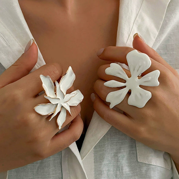 Wholesale Jewelry Exaggerated Iron Imitation Pearls Dripping Oil Fivepetal Flower Threedimensional Starfish Ring Electroplated