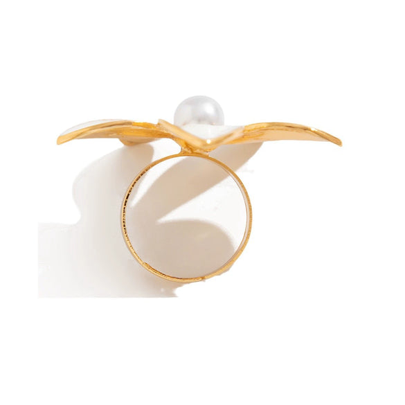 Wholesale Jewelry Exaggerated Iron Imitation Pearls Dripping Oil Fivepetal Flower Threedimensional Starfish Ring Electroplated
