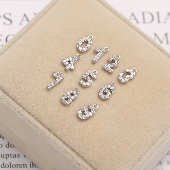 Wholesale Jewelry Fashion Digital Brass Goldplated Inlaid Zircon Pendant Necklace Accessories